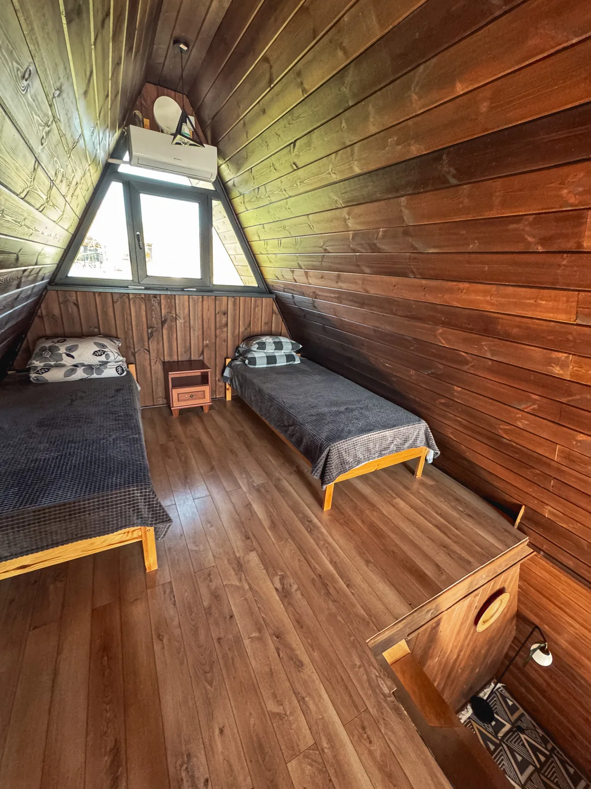 A-Frame 2+2, A-frame pe 2 nivele cu mansardă, pentru 2-4 adulți — Saharna-Țiglău, Saharna — foto 6
