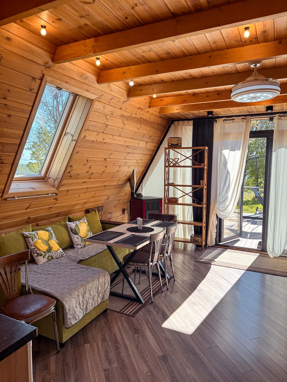 A-Frame 2+4, cu mansardă, ciubăr și BBQ — Saharna-Țiglău, Saharna — foto 3